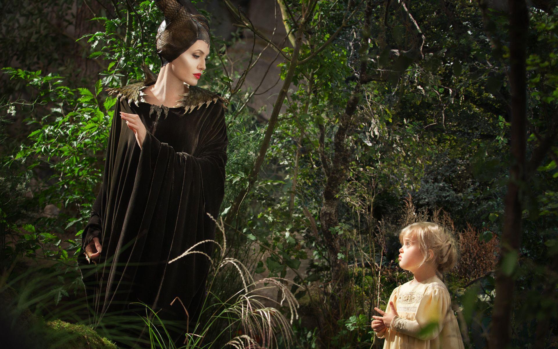 Maleficent & Young Sleeping Beauty HD 16 10