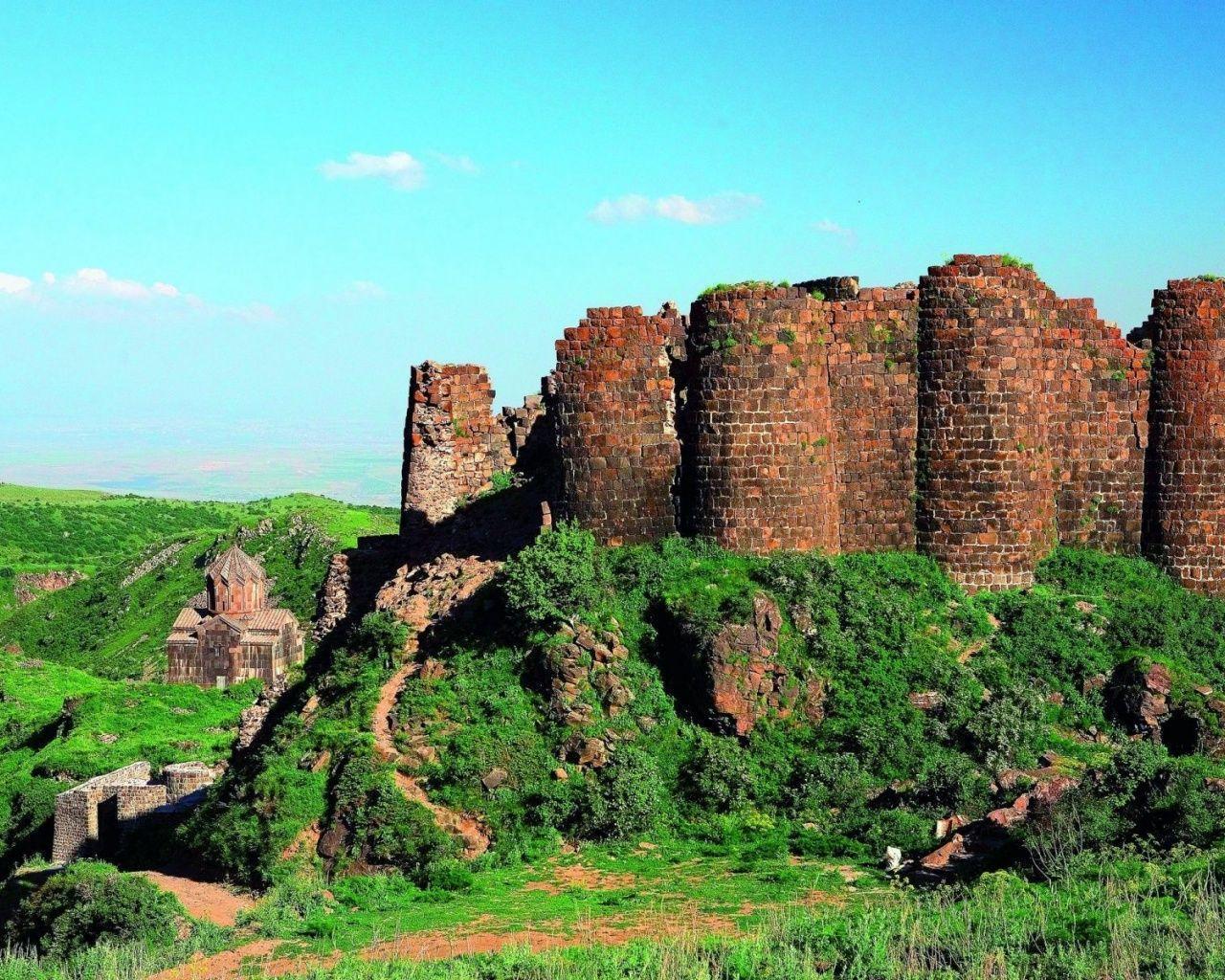 Fortress Amberd Armenia desktop PC and Mac wallpaper