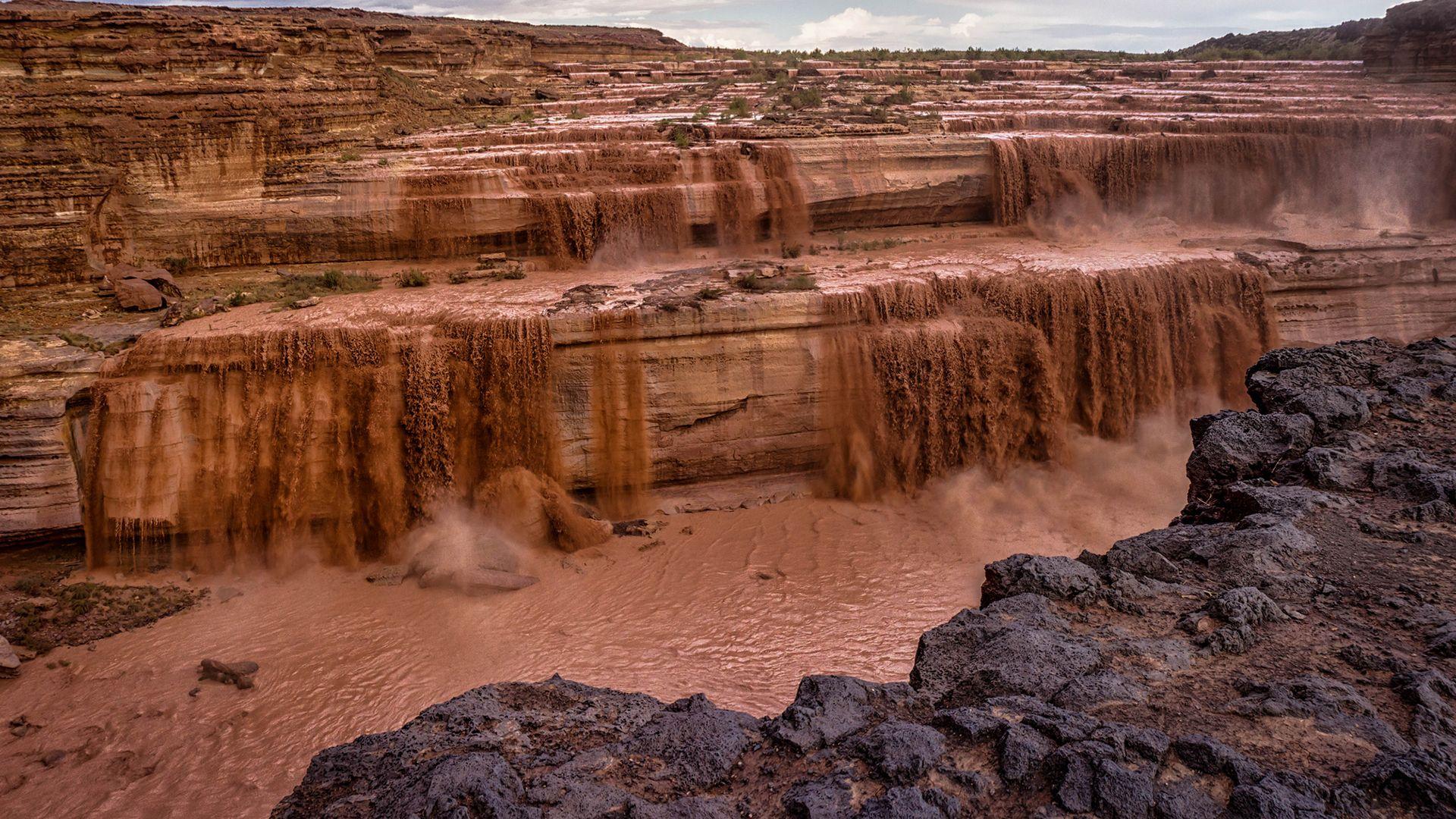 Waterfall Mud desert wallpaperx1080