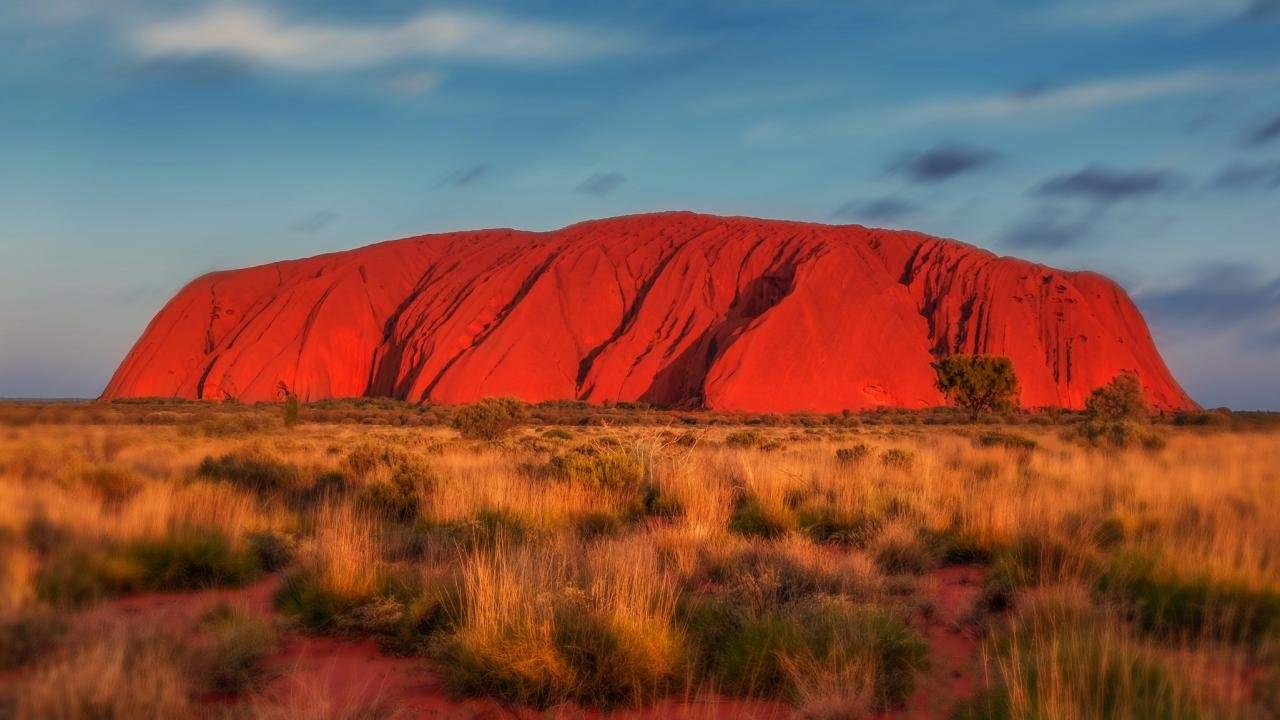 Free Uluru high quality background for HD 720p computer