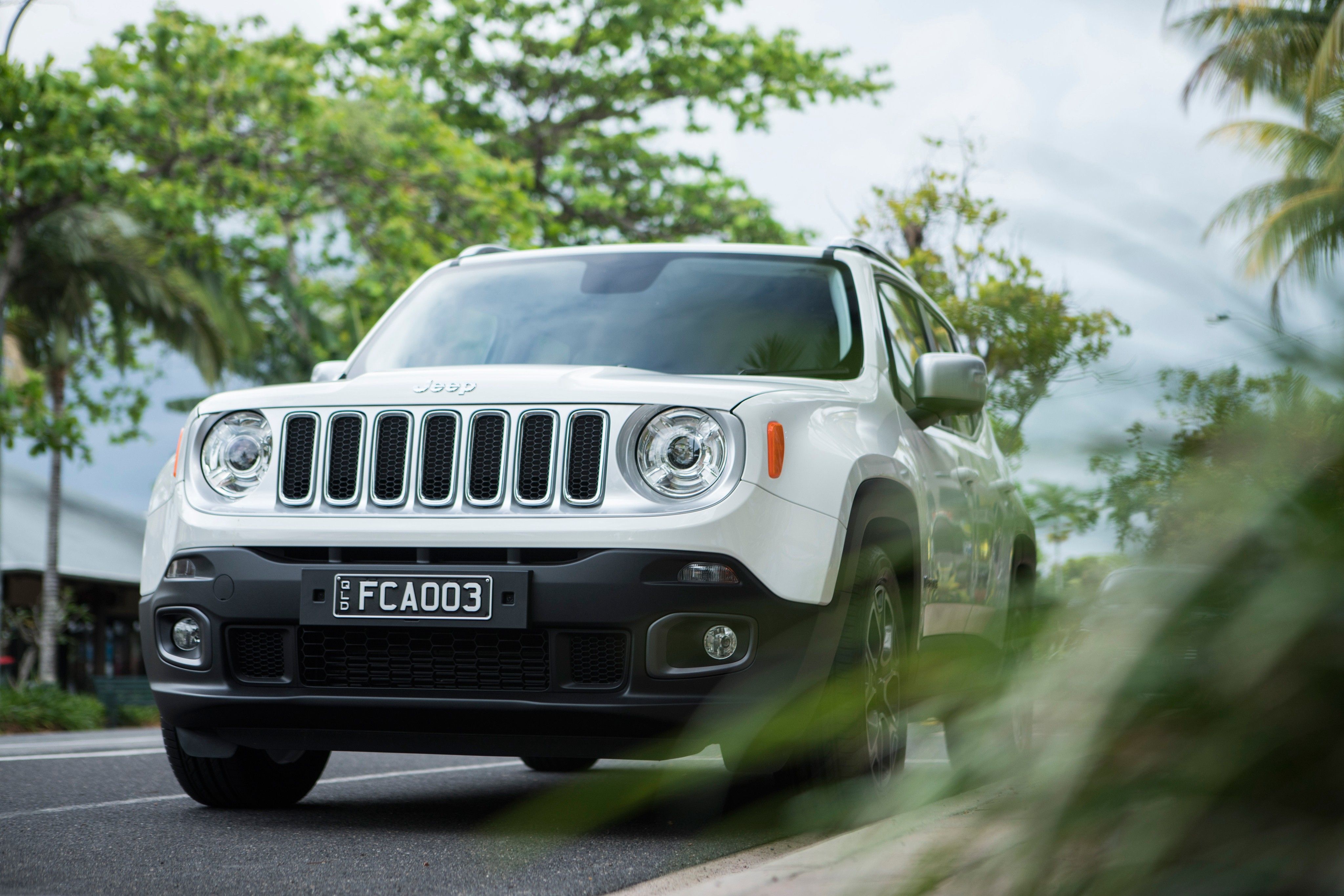 Wallpaper Jeep Renegade Limited, white, SUV, Cars & Bikes