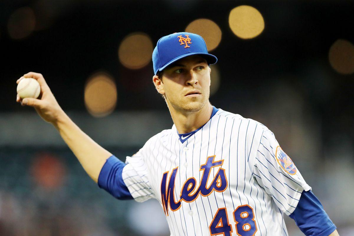Mets' ace Jacob deGrom to undergo MRI for elbow injury