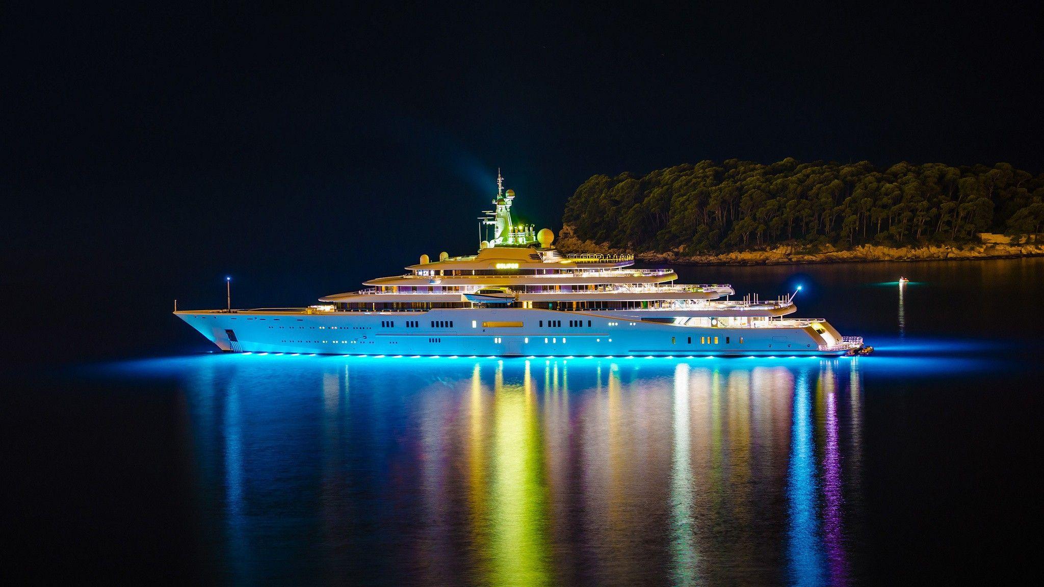 Bright lighting private yacht wallpaper and image