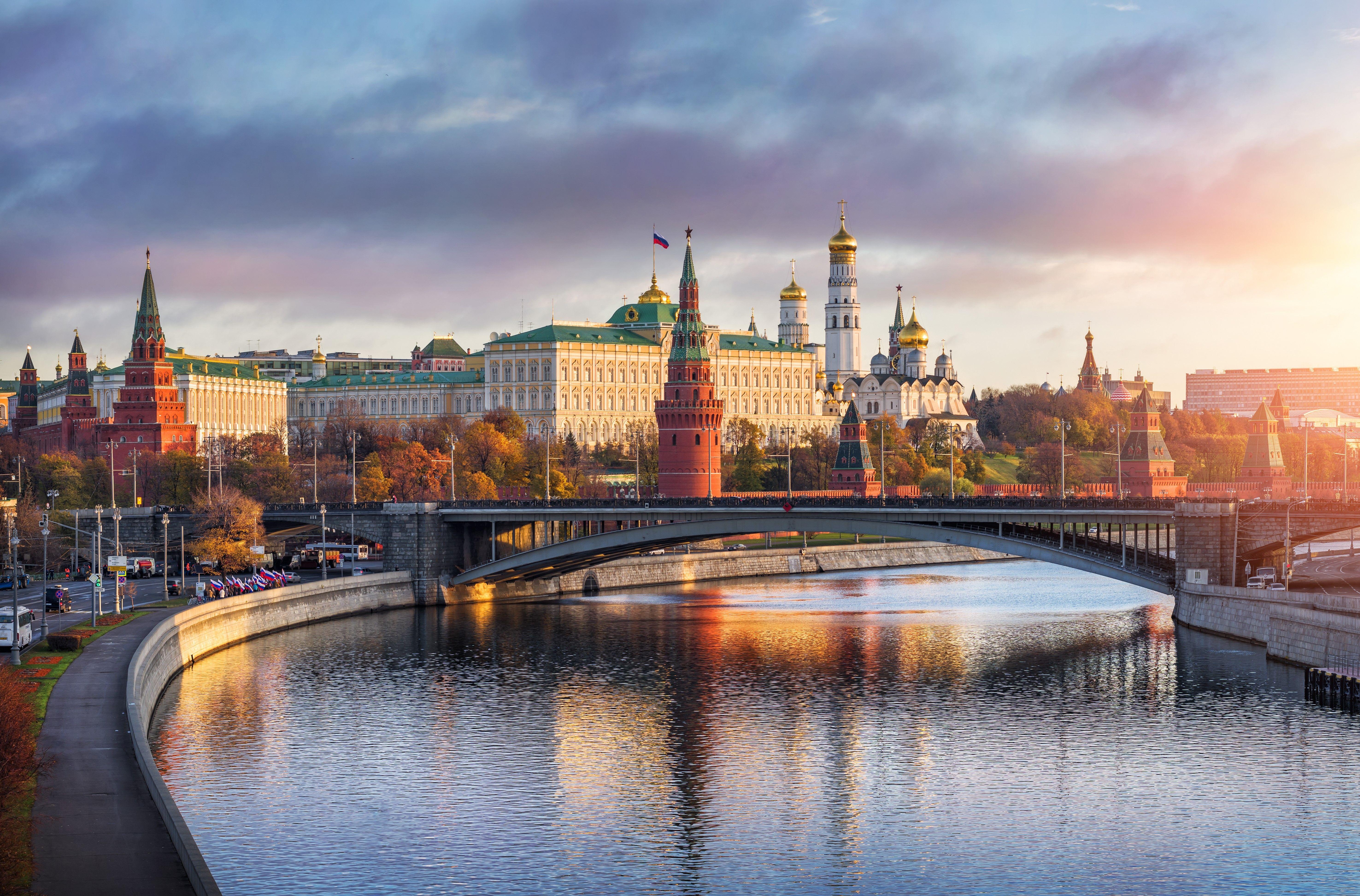 Beautiful Bridge in Moscow City of Russia 5K Wallpaper