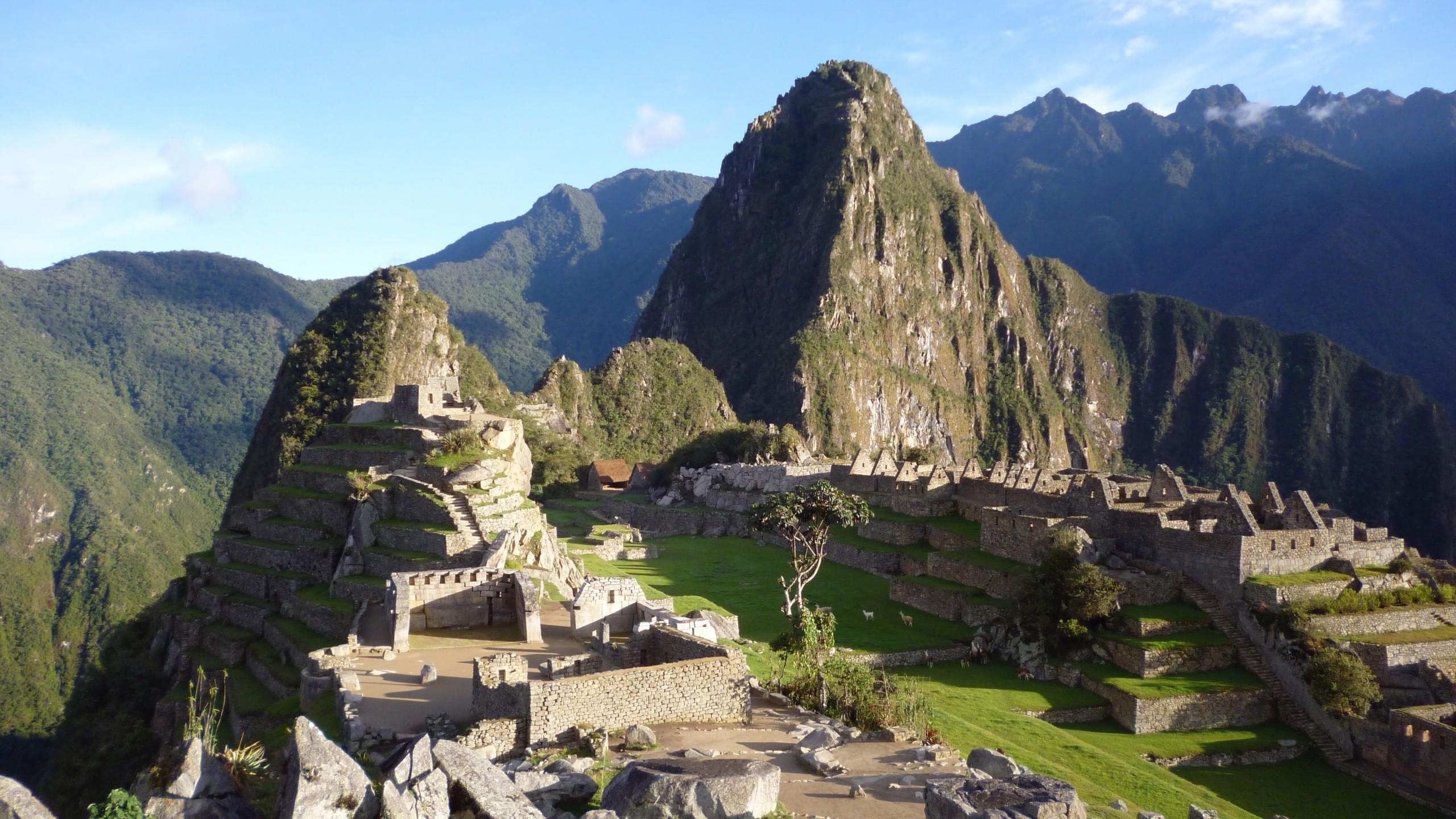 Download 2560x1440 Machu Picchu, Peru, Mountain, Monuments
