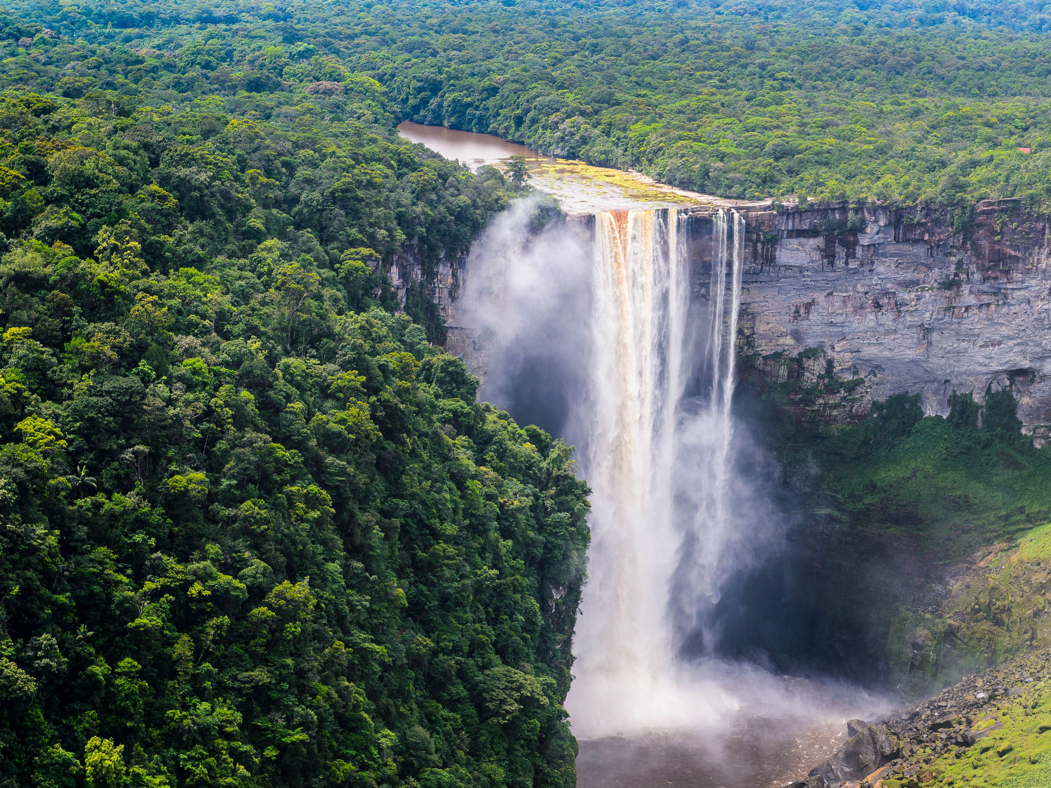 Pungwe Falls, Manicaland Province, Zimbabwe. History and just QI