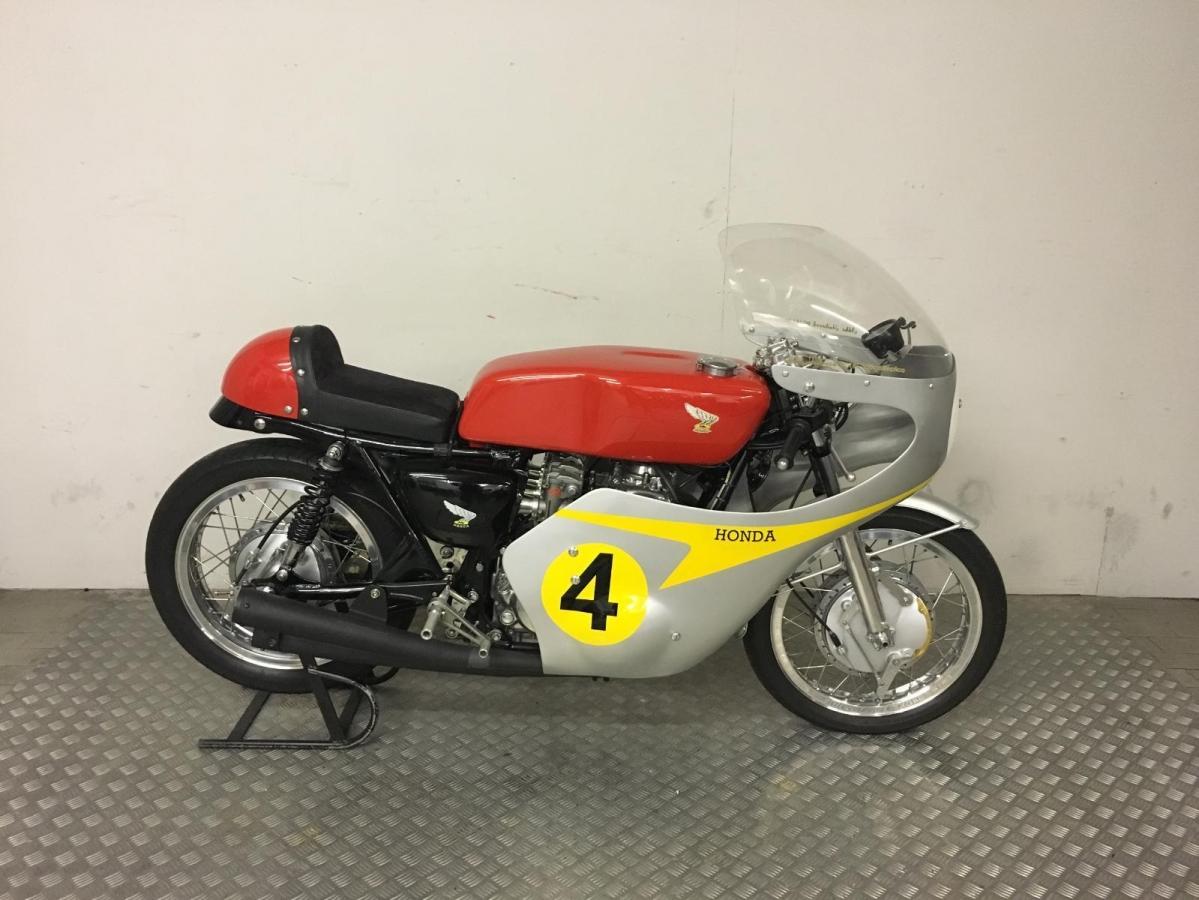 HONDA RC 181 500cc Mike Hailwood Replica 1967