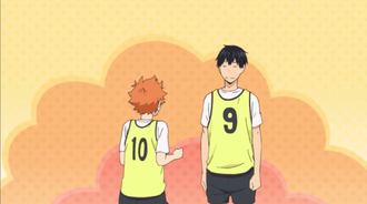 Hinata being looked down on by Kageyama