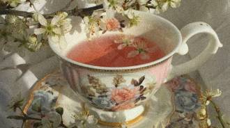 Beautiful teacup w flowers 
