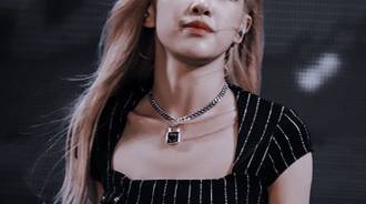 Wallpaper by . ⋅ ˚̣- : ✧ Roseanne Park ⋅ ˚̣- : ✧