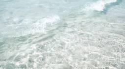 beach aesthetic laptop wallpaper