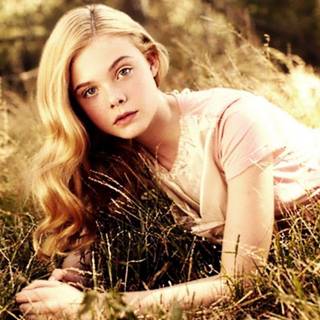 Elle Fanning wallpaper