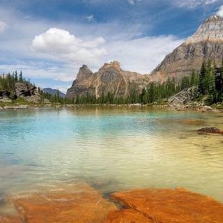 Mountain scenery wallpaper