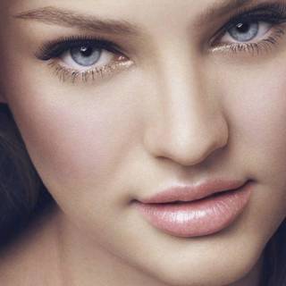 Free beautiful women wallpaper