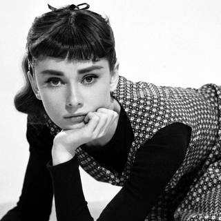 Audrey hepburn wallpaper
