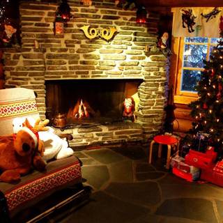 Free christmas fireplace wallpaper
