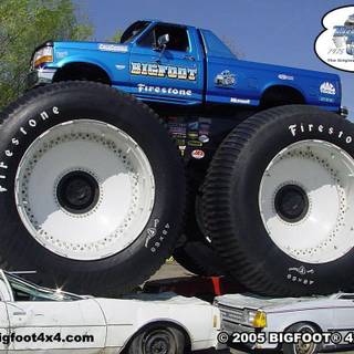 Monster trucks wallpaper