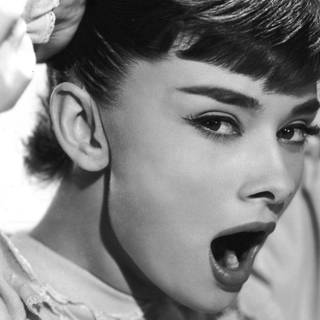 Audrey hepburn wallpaper