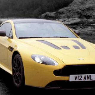  Aston Martin Vanquish 2015 wallpaper