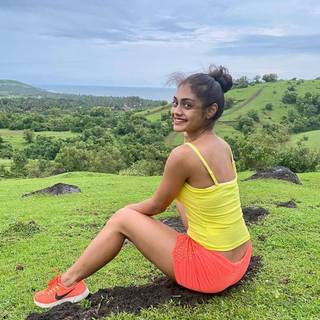 Sreejita phone wallpaper