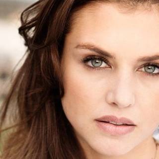 Hannah Ware wallpaper