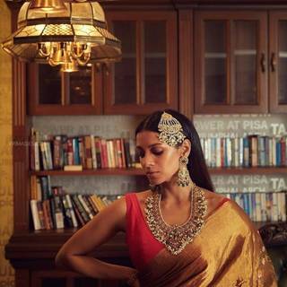 Barkha Sengupta wallpaper