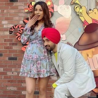 Sonam Bajwa Honsla Rakh wallpaper