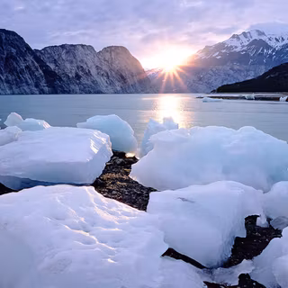 Cold water wallpaper