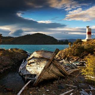 Autumn lighthouse wallpaper