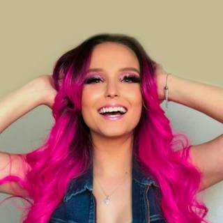 Larissa Manoela wallpaper