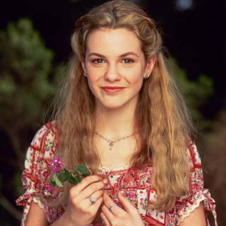 Larisa Oleynik wallpaper