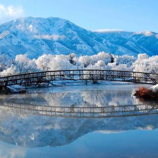 Winter covered bridges wallpaper