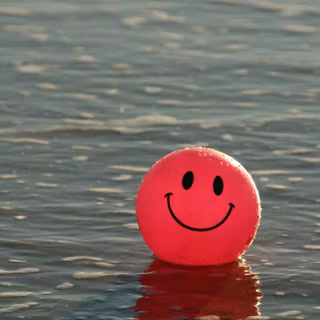 Smiley ball wallpaper
