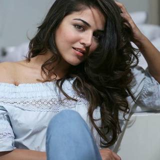 Wamika Gabbi phone wallpaper