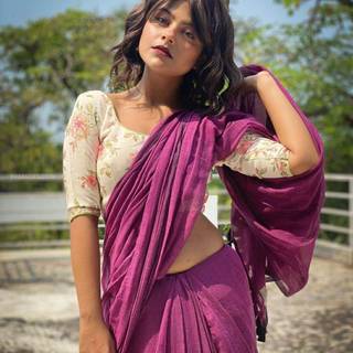 Pallavi Mukherje phone wallpaper