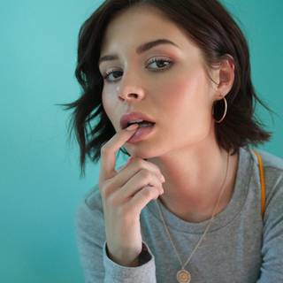 Nina Nesbitt wallpaper