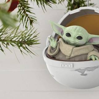 Cute Baby Yoda Christmas wallpaper
