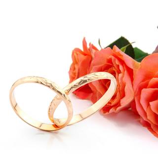 Rings and roses wallpaper