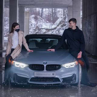 Boyfriend and girlfriend car wallpaper