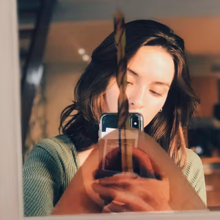 Olivia Morris wallpaper