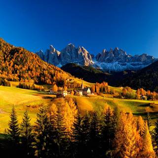 Mountain autumn PC wallpaper