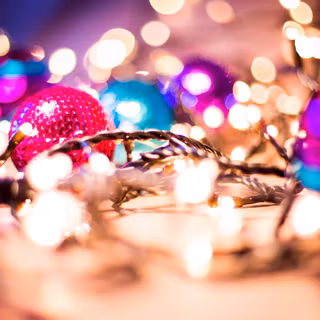 Light purple Christmas wallpaper