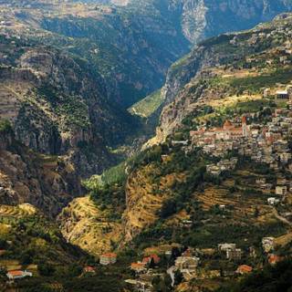 Qadisha valley wallpaper