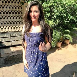 Sanaya Pithawalla phone wallpaper