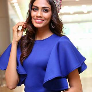 Apeksha Porwal phone wallpaper