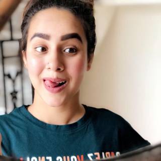 Sunanda Sharma iPhone wallpaper