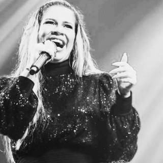 Marília Mendonça wallpaper