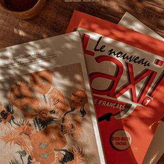 Red and brown aesthetic wallpaper