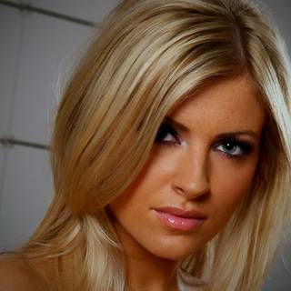 Blonde women desktop wallpaper