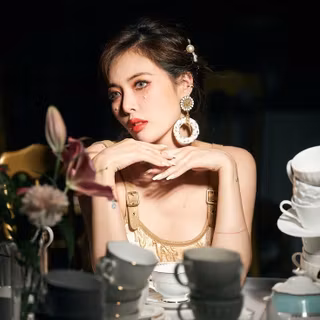 Flower Shower Hyuna wallpaper